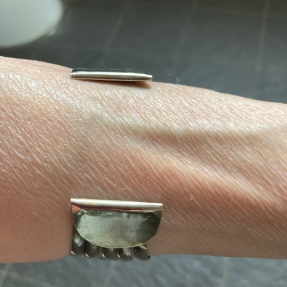 Updated: Vintage Egyptian scarab cuff bracelet + bonus bangle - Picture 5 of 6